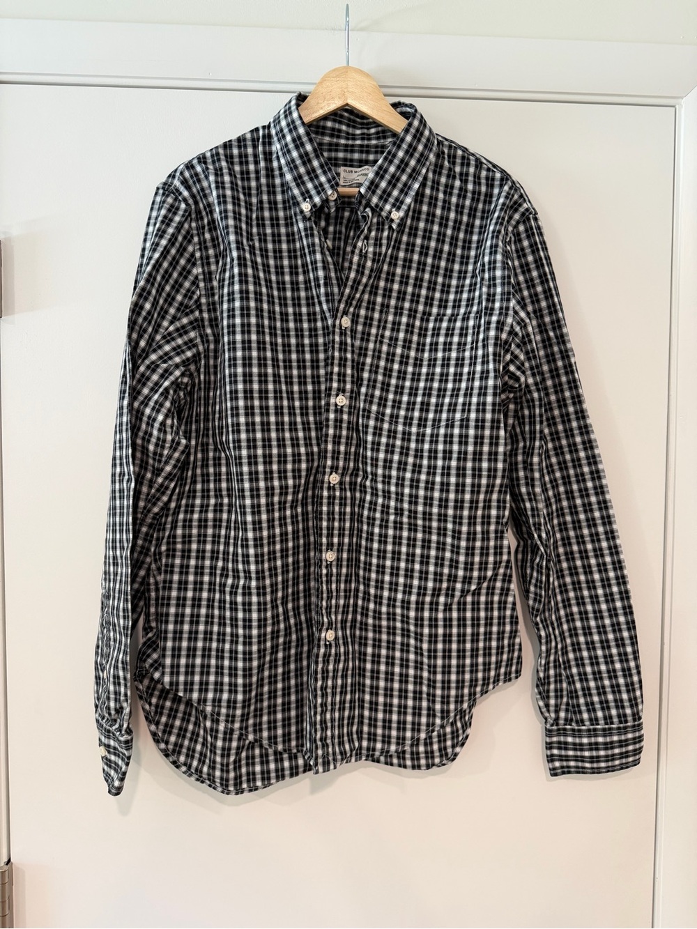 Club Monaco • Plaid Button Down Shirt